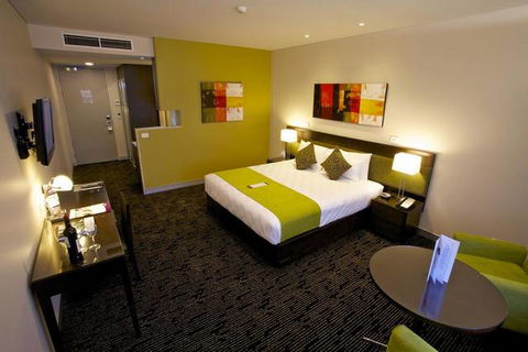 The Colmslie Hotel Suites & Conference Centre - Sunshine Coast Guide 0