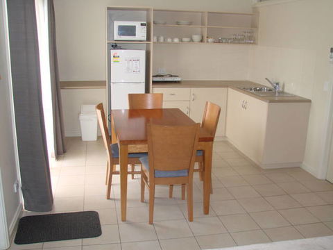 Vine Court Barossa - Sunshine Coast Guide 0