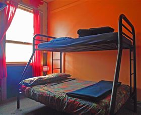 Albany Backpackers - Sunshine Coast Guide 2