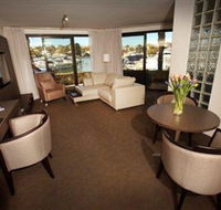 Pier 21 Apartment Hotel - Sunshine Coast Guide