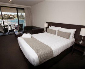 Pier 21 Apartment Hotel - Sunshine Coast Guide 1