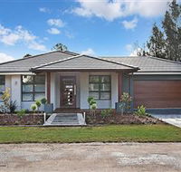 Villa Saachi - Sunshine Coast Guide