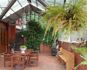 Allan Court Gardens Accommodation - Sunshine Coast Guide 3