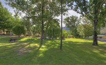 Talbingo Tourist Caravan Park - Sunshine Coast Guide 1