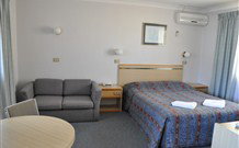 Abel Tasman Motel - Batehaven - Sunshine Coast Guide 0