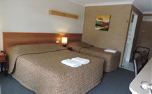 Alexander Motor Inn - Sunshine Coast Guide 2