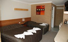Alexander Motor Inn - Sunshine Coast Guide 1