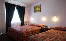 Artesian Motor Inn And Restaurant - Sunshine Coast Guide 0