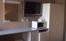 Canowindra Riverview Motel - Sunshine Coast Guide 3