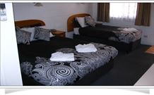 Central Motel Glen Innes - Glen Innes - Sunshine Coast Guide 1