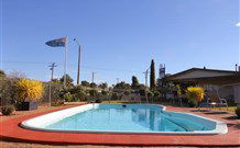 Cobar Crossroads Motel - Cobar - Sunshine Coast Guide 0