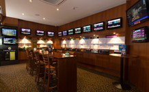 Royal Hotel Springwood - Springwood - Sunshine Coast Guide 3