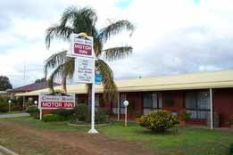 Country Roads Motor Inn - Sunshine Coast Guide 0