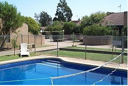 Executive Hideaway Motel - Sunshine Coast Guide 0