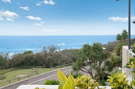 Aqua Promenade Beachfront Apartments - Sunshine Coast Guide 5