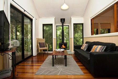 Cedar Creek Lodges - Sunshine Coast Guide 0