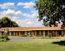 Colonial Motor Inn - Sunshine Coast Guide 1