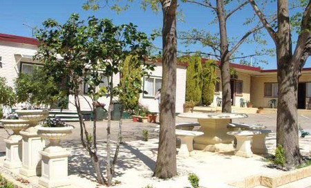 Hillview Motel - Sunshine Coast Guide 3