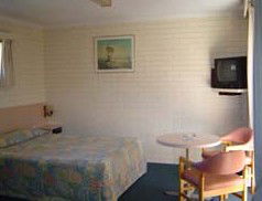 Aspendale Shore Motel - Sunshine Coast Guide 2