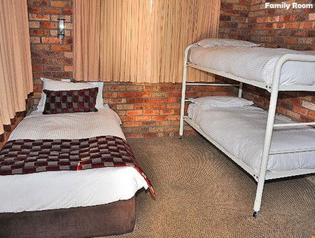 Log Cabin - Sunshine Coast Guide 3