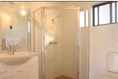 Argyle Terrace Motor Inn - Sunshine Coast Guide 1