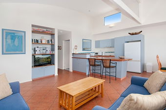 Aqua Promenade Beachfront Apartments - Sunshine Coast Guide 7