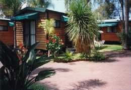 Paradise Park Cabins - Sunshine Coast Guide 5