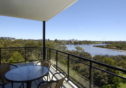 Assured Ascot Quays Apartment Hotel - Sunshine Coast Guide 0