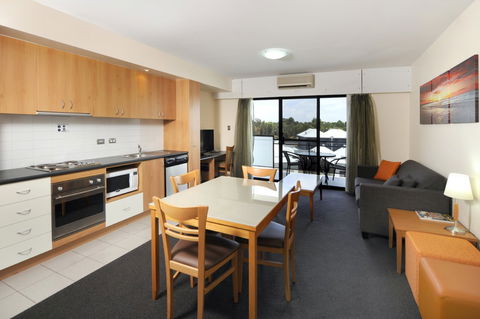 Assured Ascot Quays Apartment Hotel - Sunshine Coast Guide 2