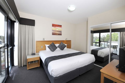 Assured Ascot Quays Apartment Hotel - Sunshine Coast Guide 3
