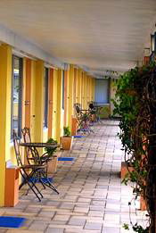 Arkana Motel - Sunshine Coast Guide 0