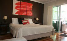 Aarons At Byron - - Sunshine Coast Guide 2