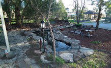 Ambleside Bed And Breakfast Cabins - Sunshine Coast Guide 3