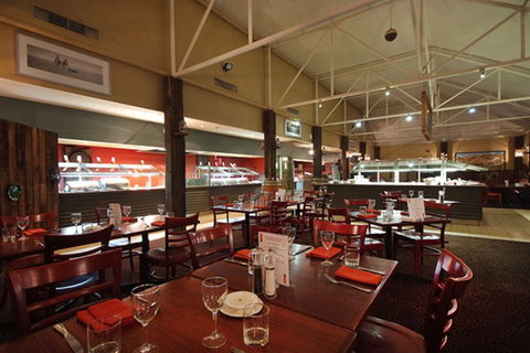 Ayers Rock - Outback Pioneer Lodge - Sunshine Coast Guide 7