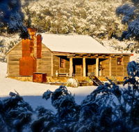 Moonbah Huts - Sunshine Coast Guide