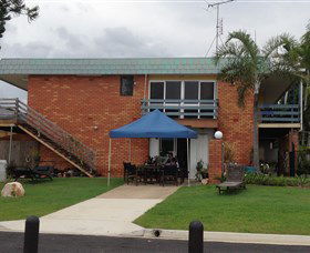 Cardwell Beachfront Motel - Sunshine Coast Guide 0