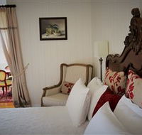 The Grove Cottage - Sunshine Coast Guide
