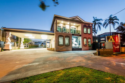 Athena Motel Apartments - Sunshine Coast Guide 1