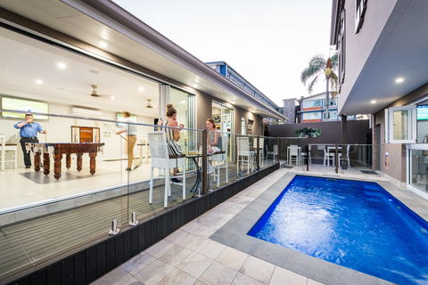 Athena Motel Apartments - Sunshine Coast Guide 5