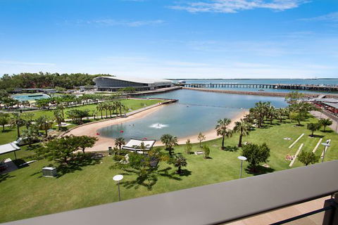 Akuna Waterfront - Sunshine Coast Guide 4
