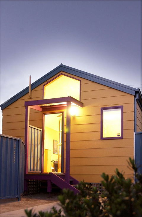Canberra Studio Q Apartments - Sunshine Coast Guide 0