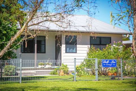 Dell-Lee Cottage - Sunshine Coast Guide 0