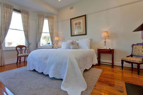 Elegance On Englehardt - Sunshine Coast Guide 2