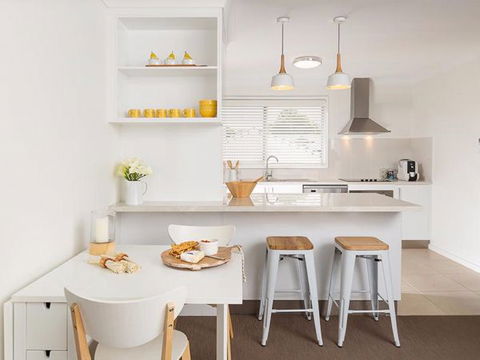 Relax On Regina - Sunshine Coast Guide 22