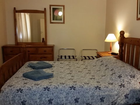 About Town Cottages - Blue Gum And Blue Bush Cottages - Sunshine Coast Guide 0