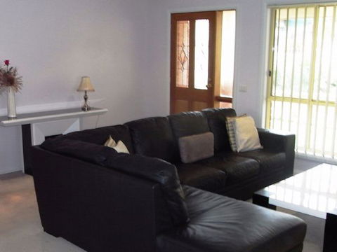 Relax On Regina - Sunshine Coast Guide 62