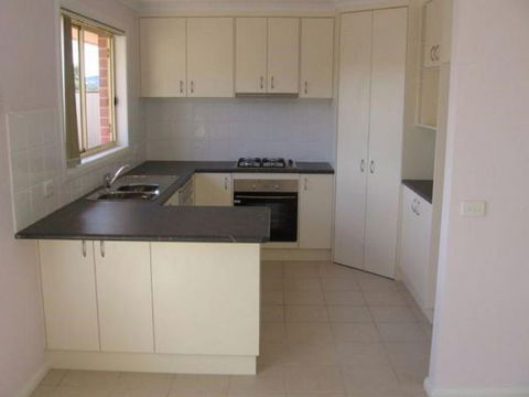 Relax On Regina - Sunshine Coast Guide 63