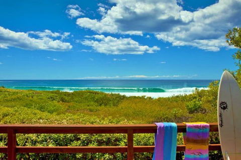 Surfside On Mollymook Beach - Sunshine Coast Guide 1