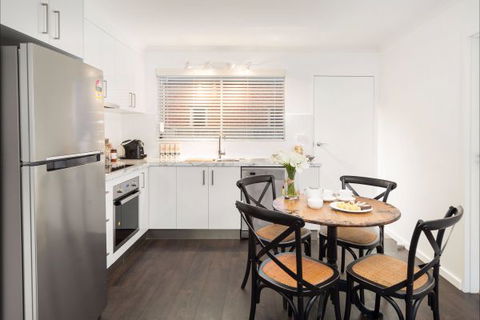 Relax On Regina - Sunshine Coast Guide 44