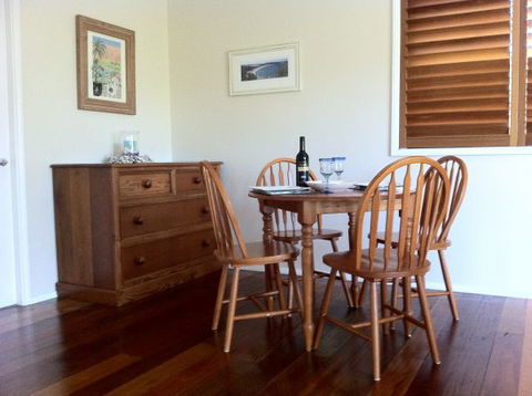 Avalon Seashells - Sunshine Coast Guide 2